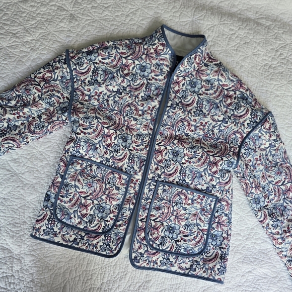 7 For All Mankind Quilted Floral Paisley Jacket White Blue Trim - Picture 2 of 16